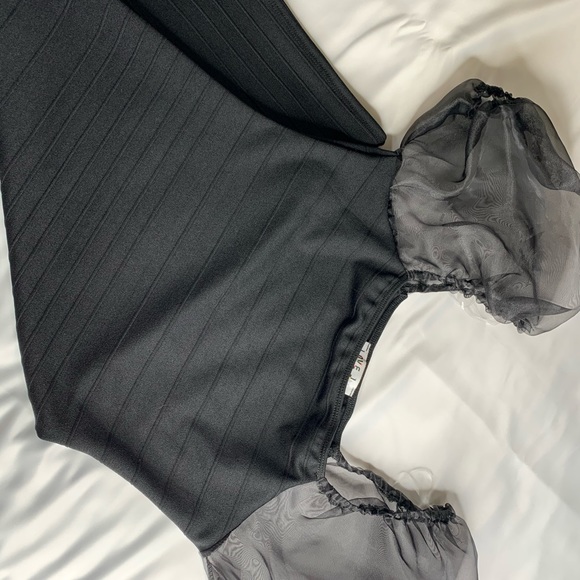 Sexy Black Organza Sleeves Off The Shoulder Dress. - Picture 5 of 6